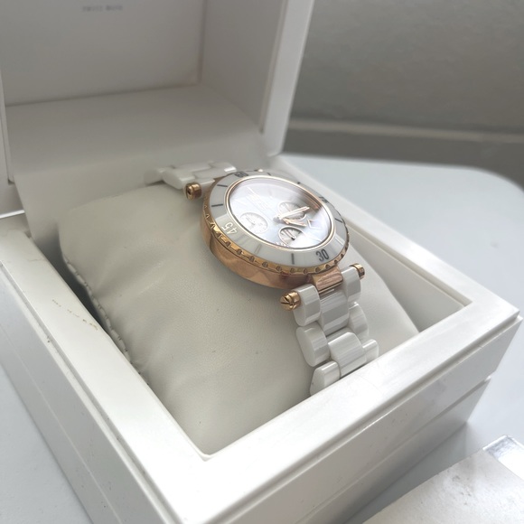 GC by Guess Ceramic Mother of Pearl Rose Gold watch - Picture 2 of 6